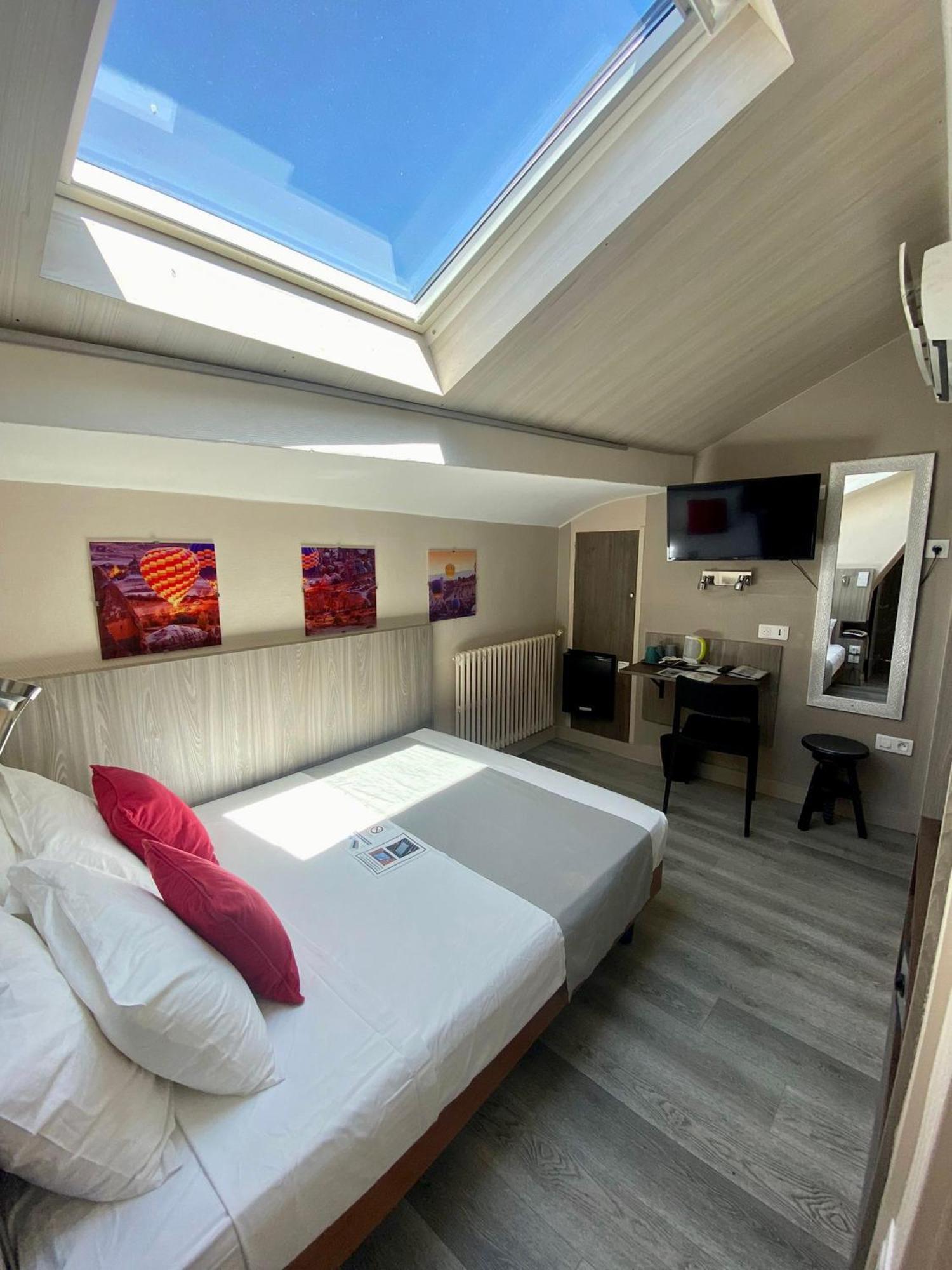 Le Strasbourg Hotel Montpellier Bagian luar foto