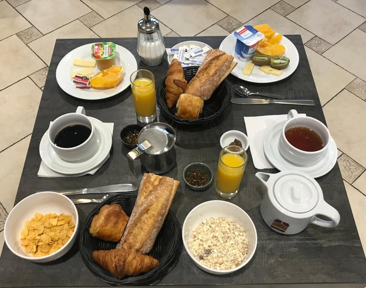 Le Strasbourg Hotel Montpellier Bagian luar foto
